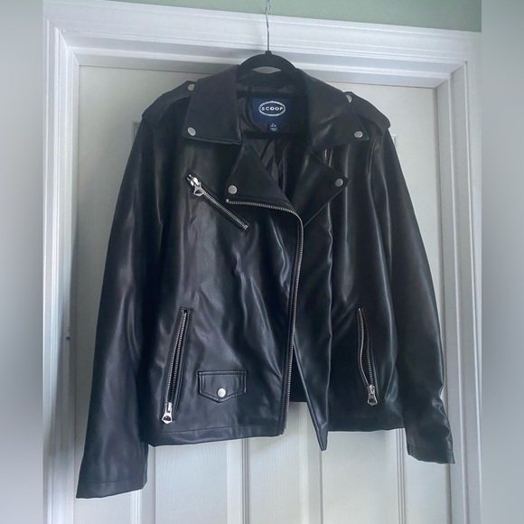 Classic Black Leather Jacket for Women SIZE XL - Picture 6 of 9